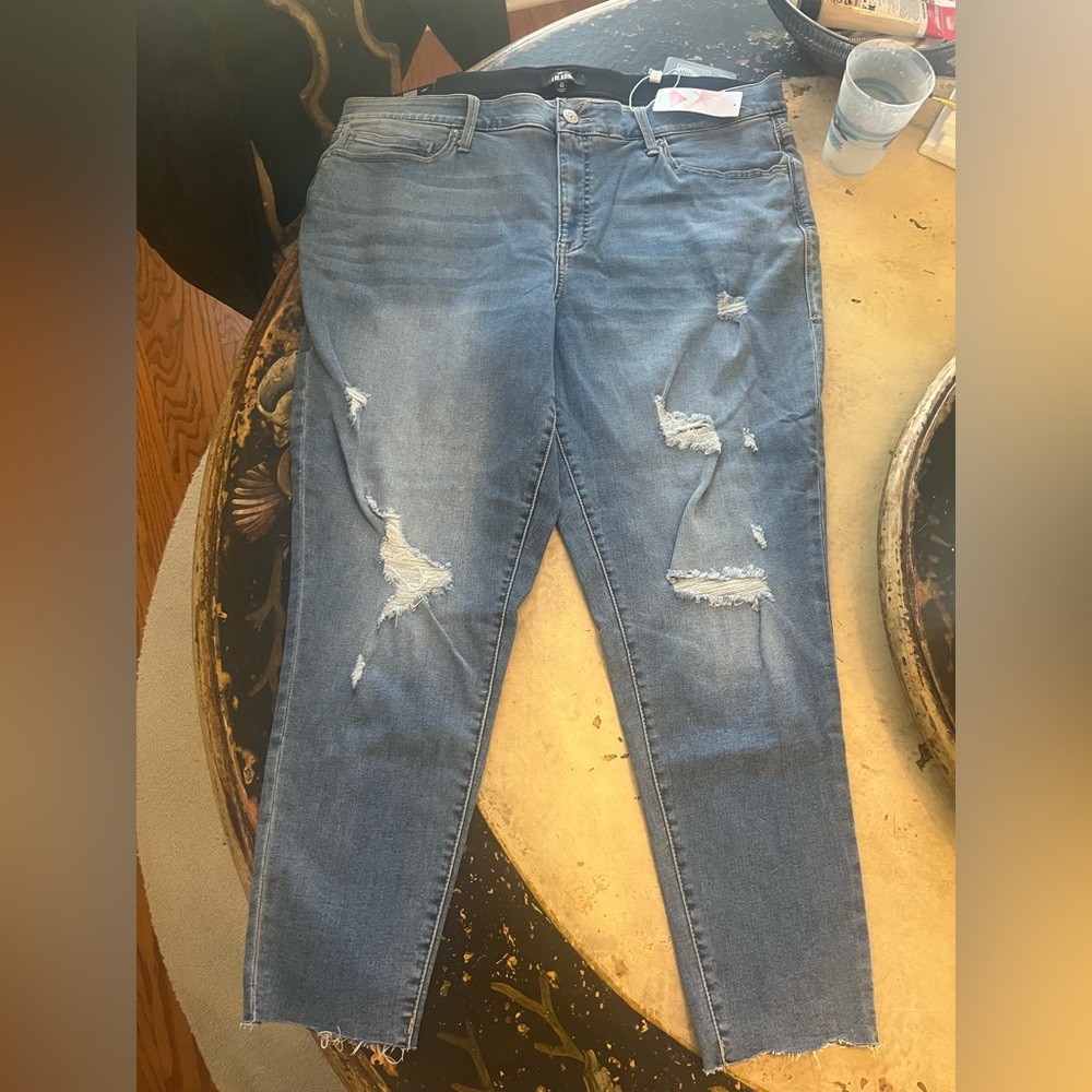 NWT LulaRoe ripped jeans - Picture 2 of 8